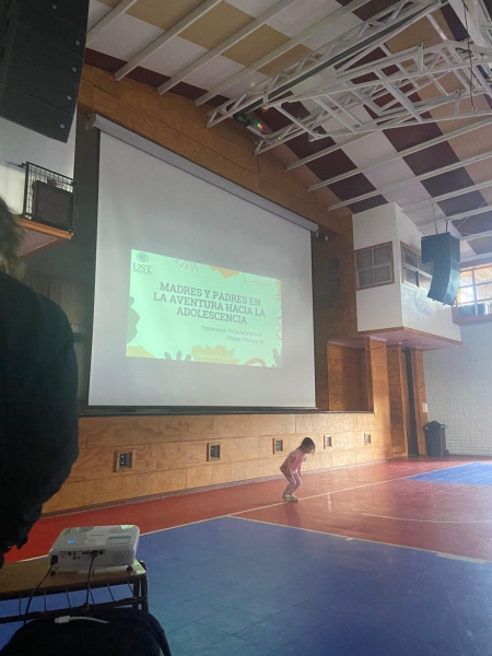 Taller "Madres y Padres en la Aventura hacia la Adolescencia"